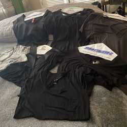 7 cute short sleeve shirts - Size Small 