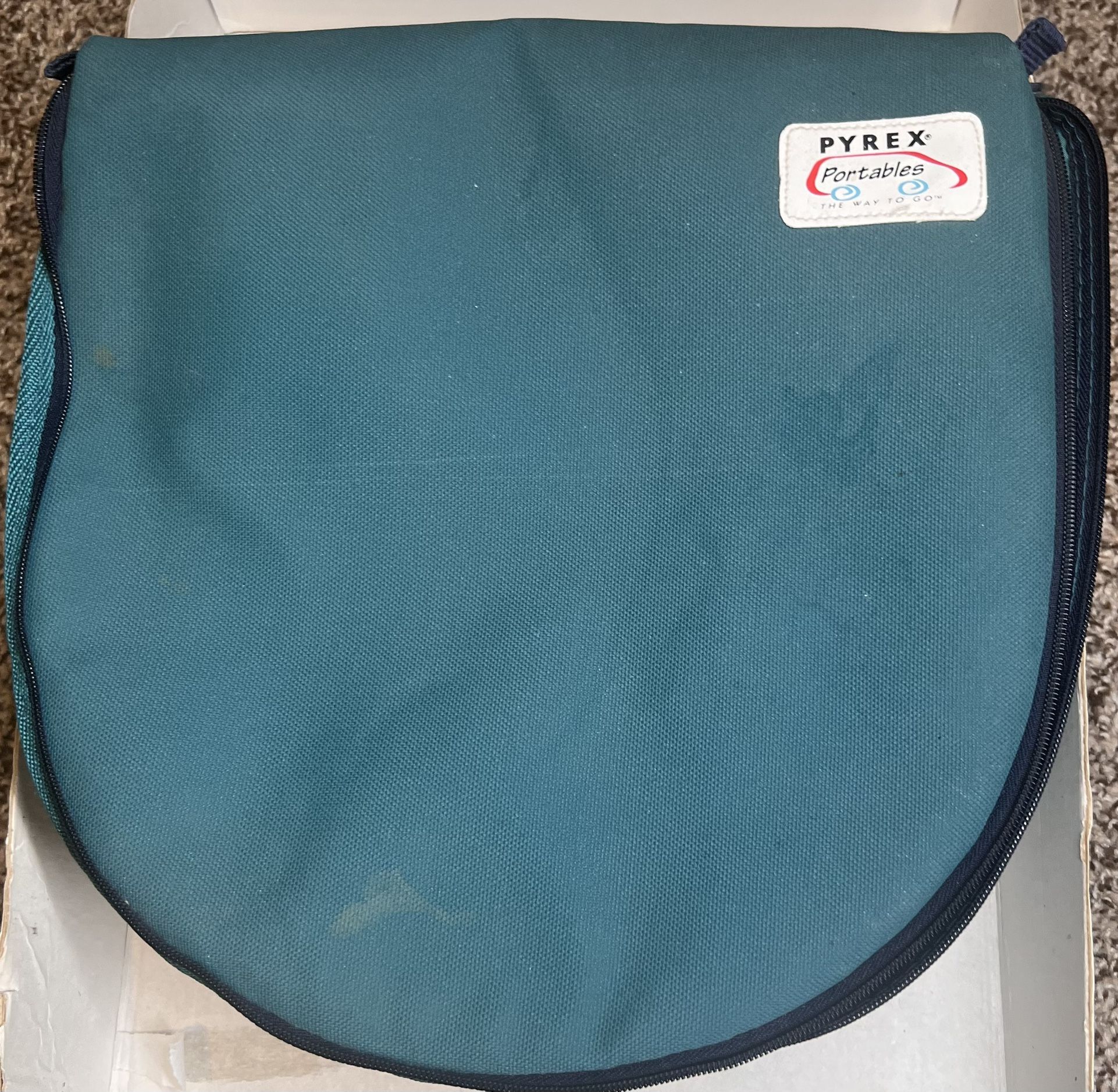 Vintage Pyrex Portables 7404-S Insulated Green Carrying Round Case (Bag Only)
