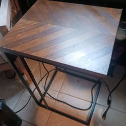 Nice table with plugs extra plugs..obo