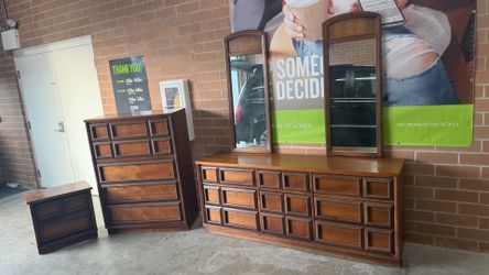 MCM Set of 3 pieces, 2 Dressers and Nightstand