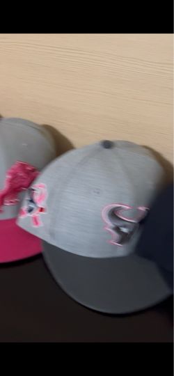 Caps