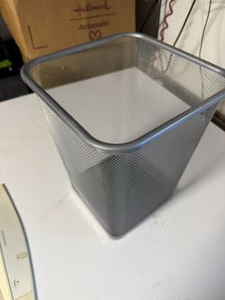Like new office trash can