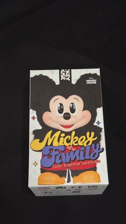 POP MART Disney Mickey Family Cute Together – Daisy Keychain