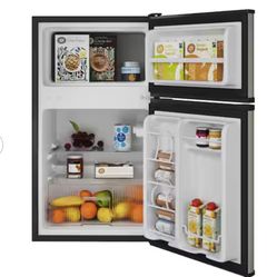 EdgeStar 19 Inch Wide 3.1 Cu. Ft.  Fridge/Freezer 