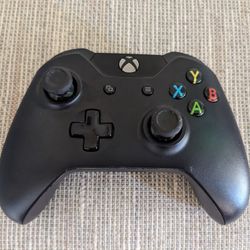 OEM Microsoft Xbox One Wireless Controller + Batteries  (Model 1537 Black)