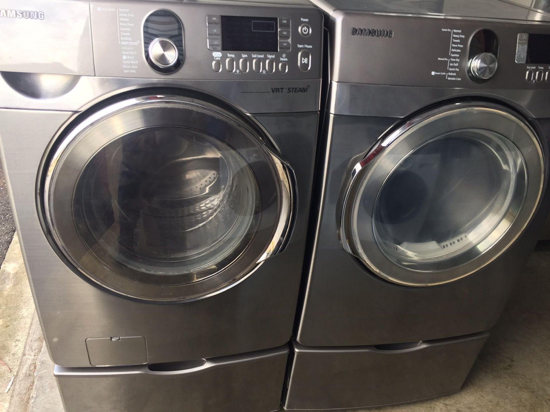 Samsung frontload extra large capacity steam option washer and gas dryer set on pedestals DELIVERY