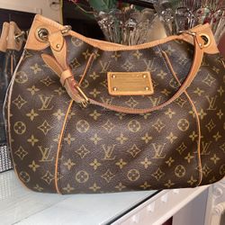 Louis Vuitton Galliera PM