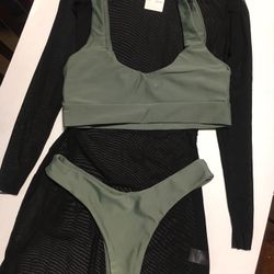 Women’s size small swim suit with swim suit cover up Brand:Fashion Nova Thong style swim suit