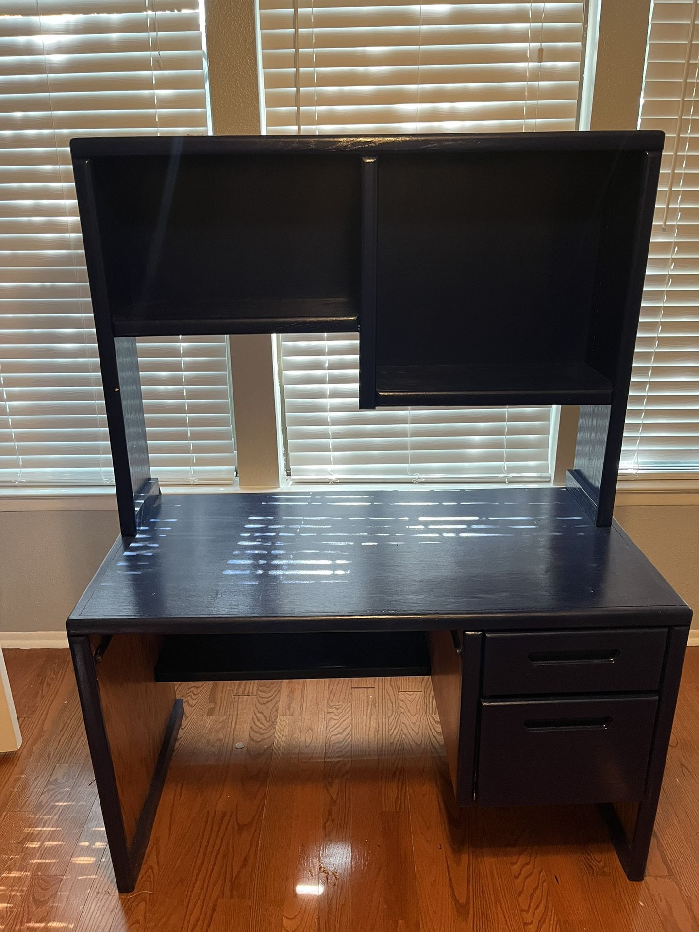 Wooden Desk With Hutch