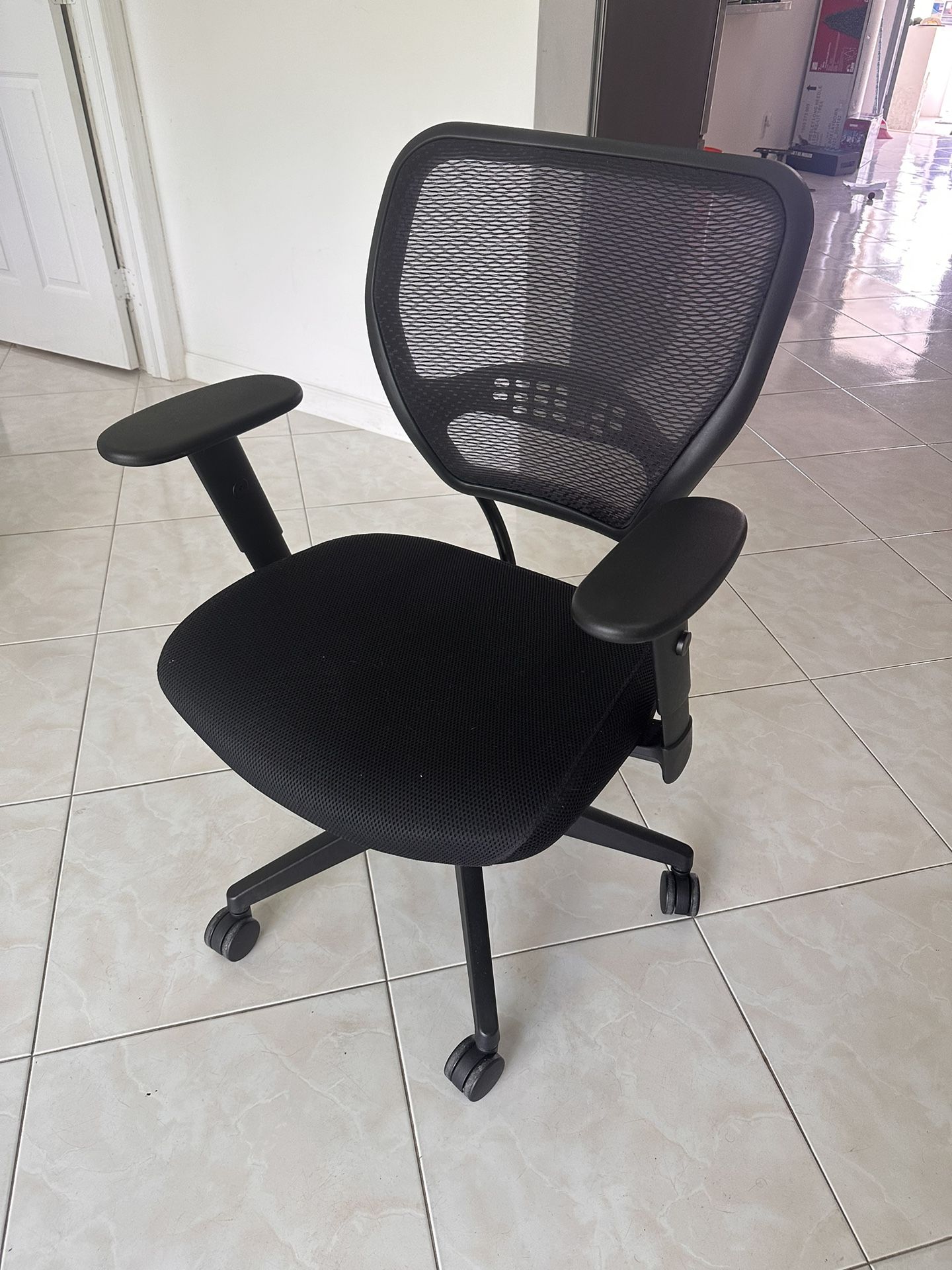 office chair like new OBO