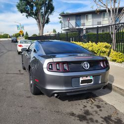 2013 Ford Mustang V6 Base Automatic