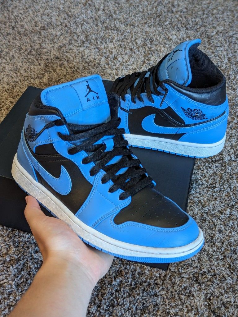 Jordan 1 Mid University Blue/Black size 8