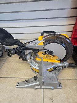 DeWalt 10-Inch Miter Saw (DWS713)Ĺ