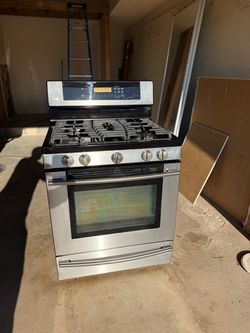 LG Gas Stove - Model LRG30355ST