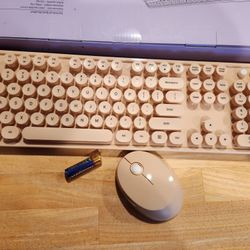 Mofii Wireless Keyboard And Mouse Combo