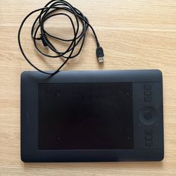 Wacom tablet (no pen)