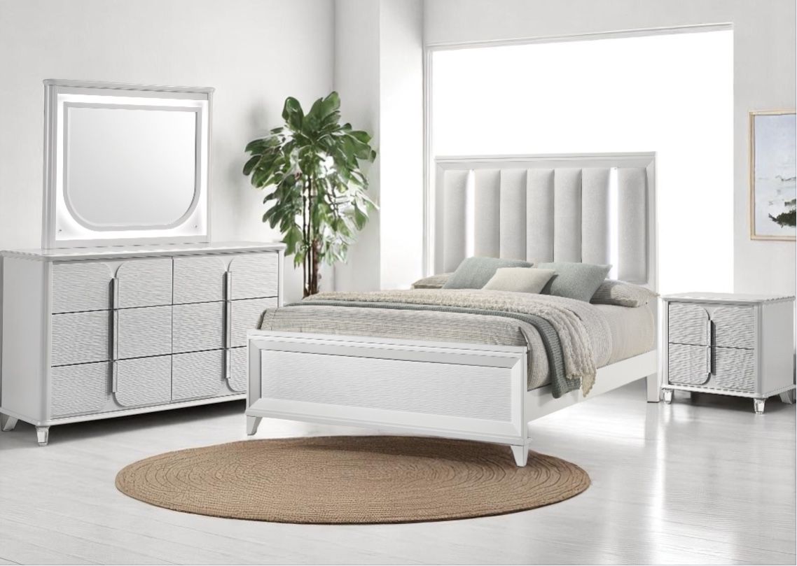 BED NIGHTSTAND DRESSER MIRROR