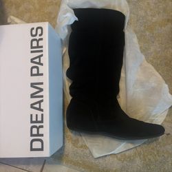 Woman’s Boots size 10