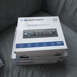 Car Stereo - Car Mp3 Player - Blaupunkt VERMONT 72 Single Din Mechless Bluetooth Receiver w/ USB/AUX/SD/SD


