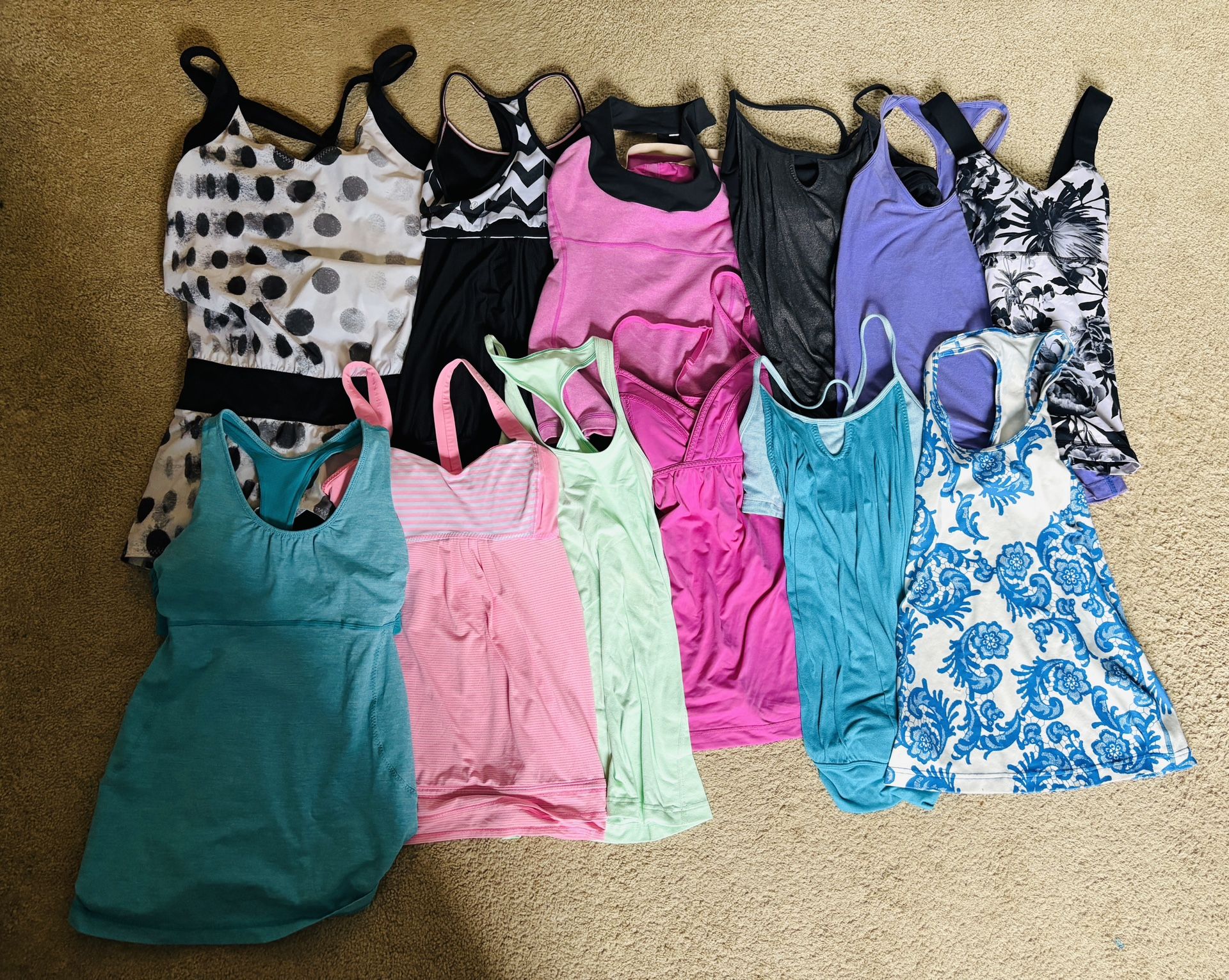 12 Pack Women's Size 6 Lululemon Assorted Athletic Workout Tank Tops