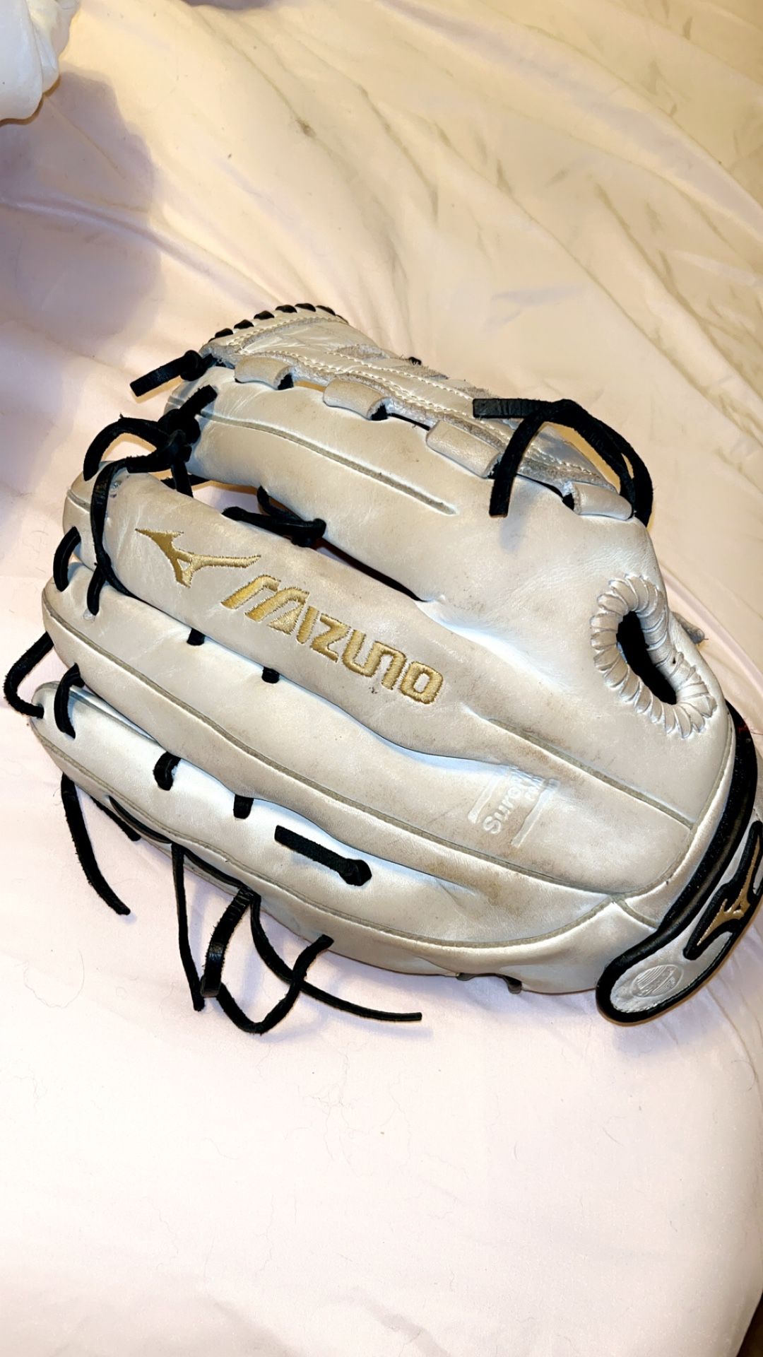 White Mizuno Softball Glove