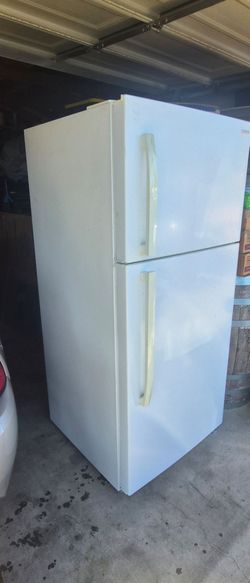 insignia refrigerator