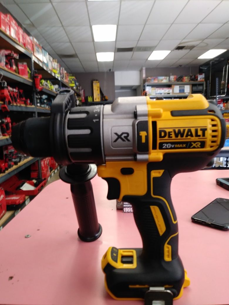 DEWALT HAMMER DRILL XR BRUSHLESS 20V