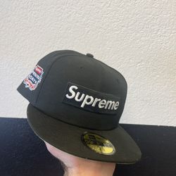 Supreme Black Box Logo Fitted 