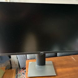 Adjustable desktop monitor