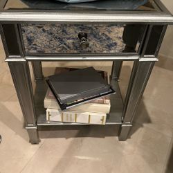 2 End Tables 