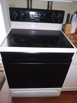 Frigidaire Glass Top Electric Stove