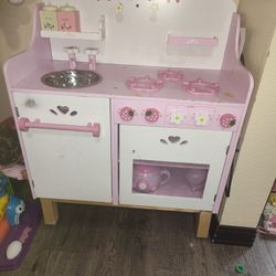 Little Girls Kitchen 