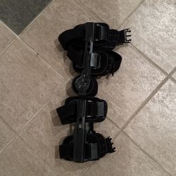 Knee brace