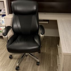 LAZ BOY EXECUTIVE SWIVEL CHAIR