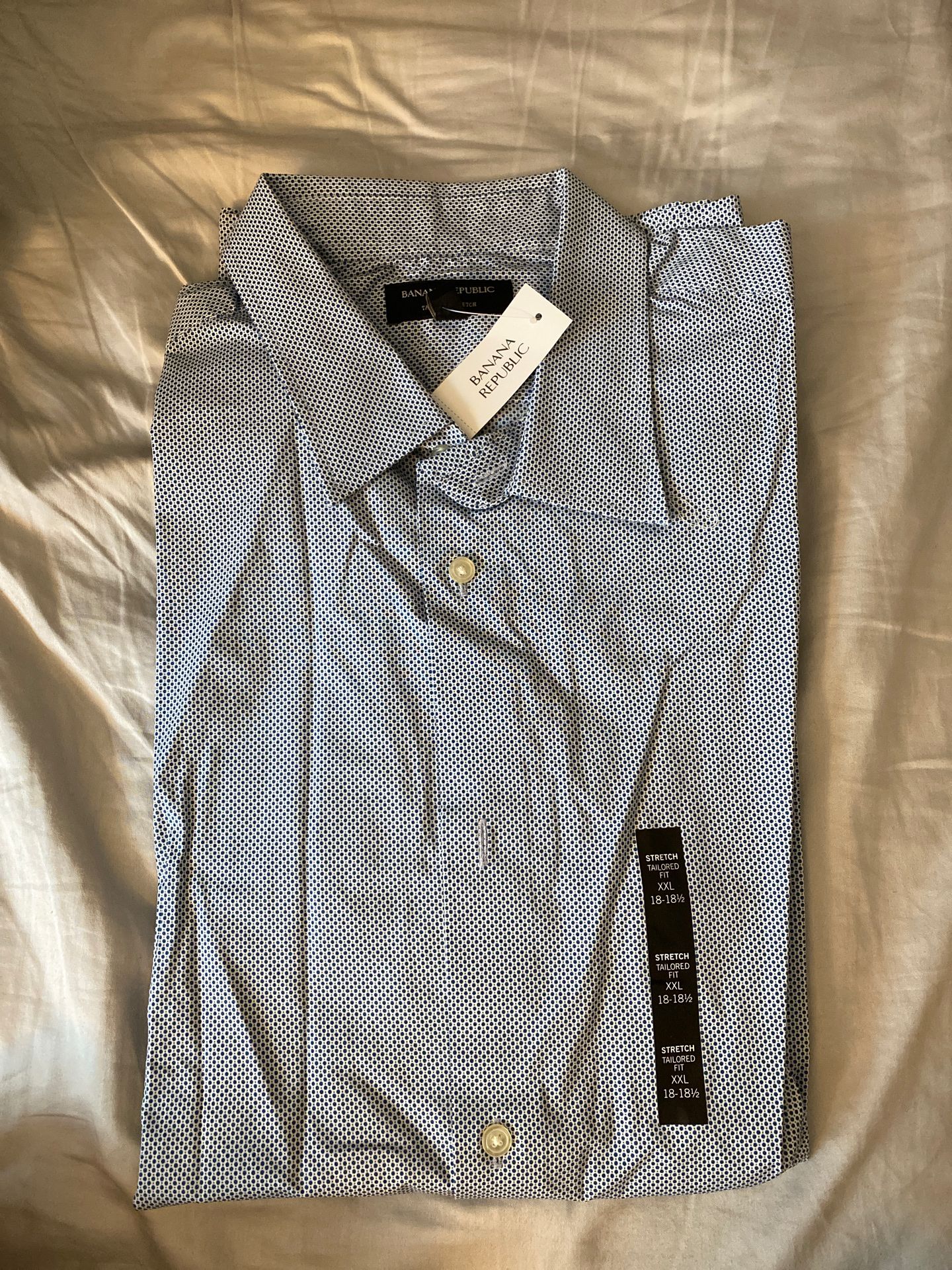 Banana Republic Shirt in XXL (Blue and white)