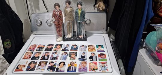 BTS  set.   3  BTS action figures,   and  27  BTS printable photo cards. Good Condition.