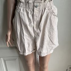 Women’s H&M high rise paper bag shorts size L