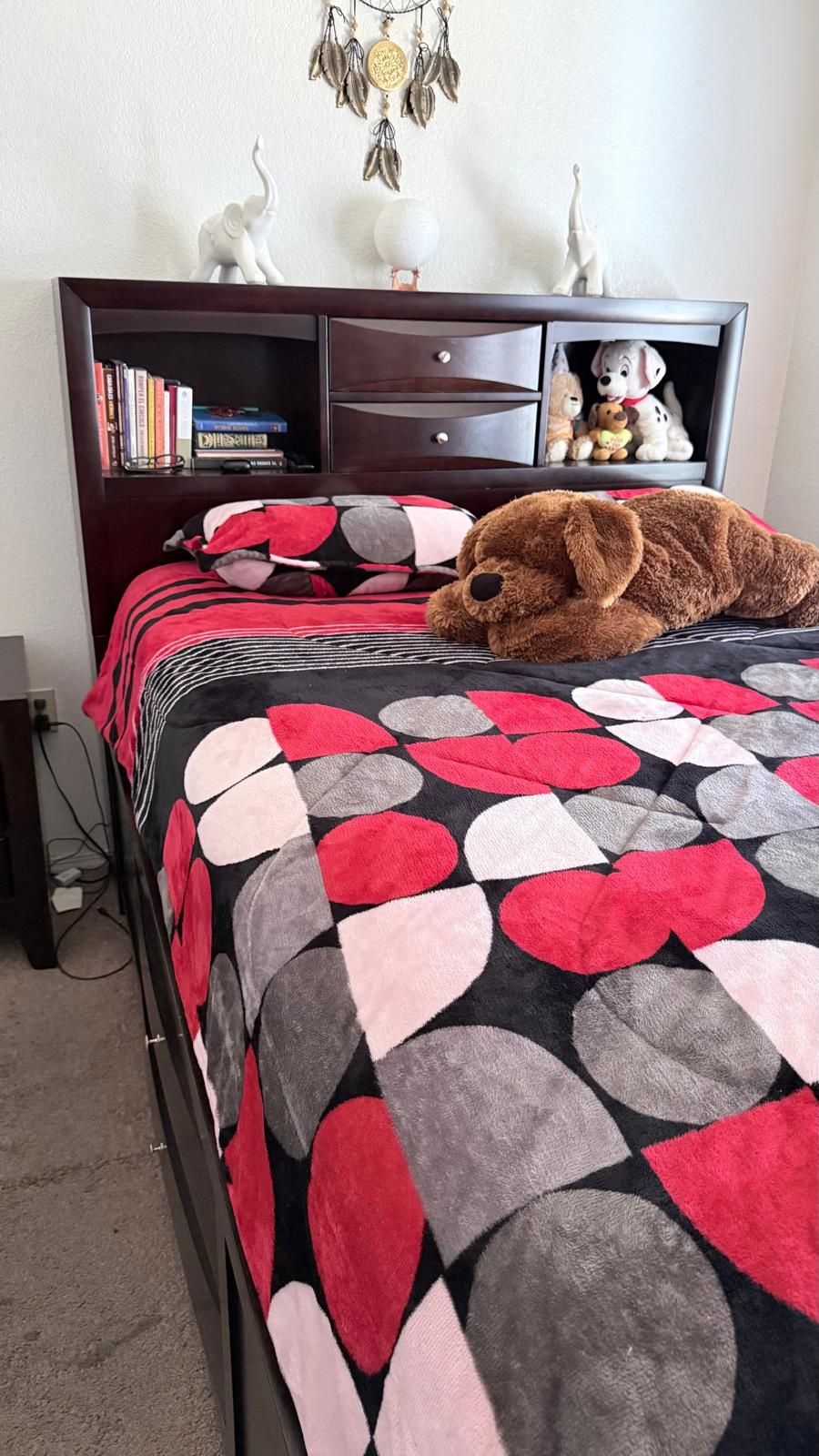 Full Queen Bedroom Set: Bed + Nightstands + Dresser w/Mirror