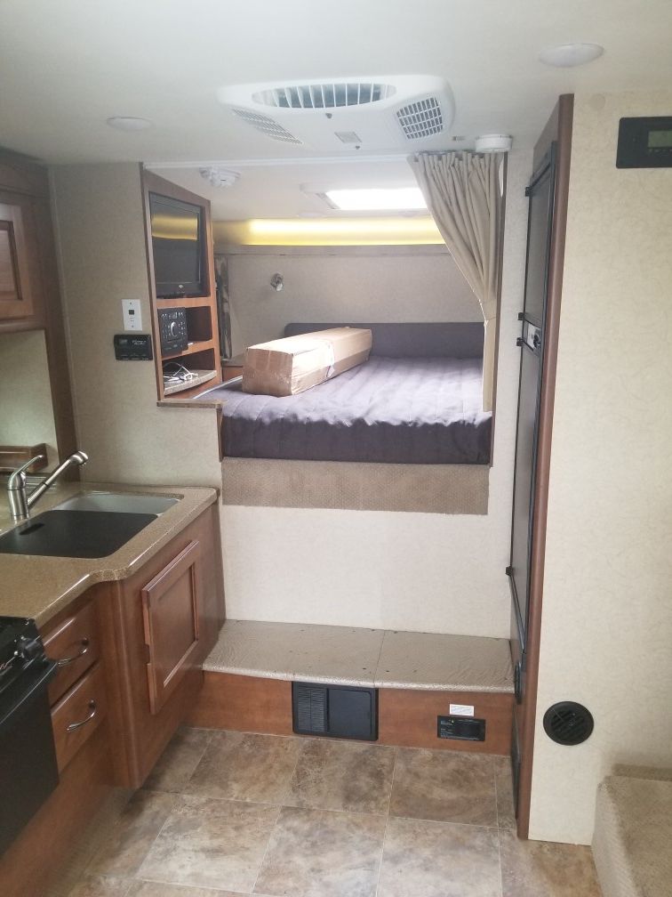 Lance Camper for Sale in WA OfferUp