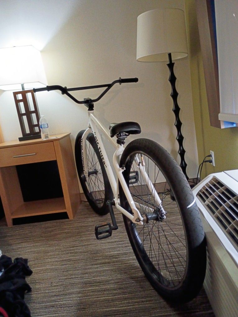 Cookies And Cream SE Bike