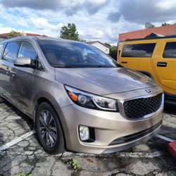 2015 Kia Sedona 