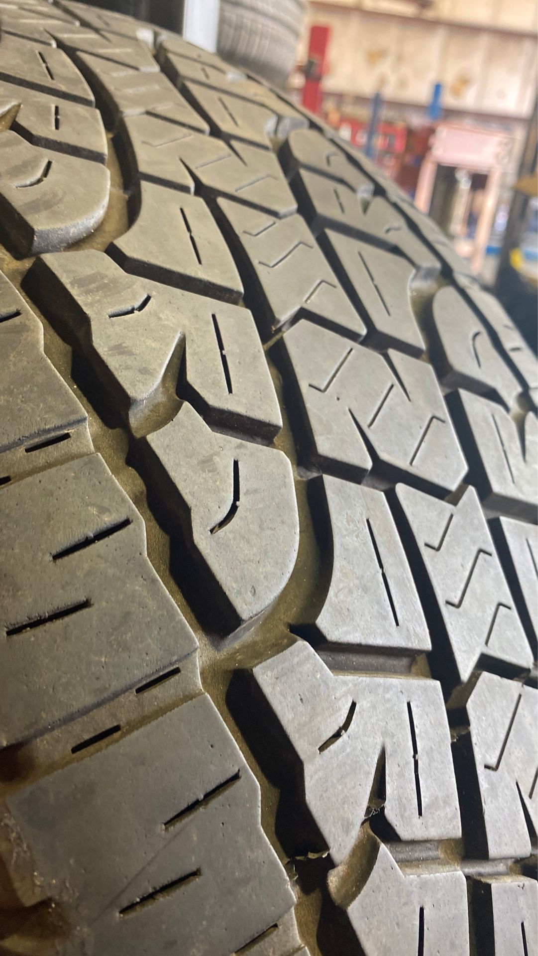 Used tire set