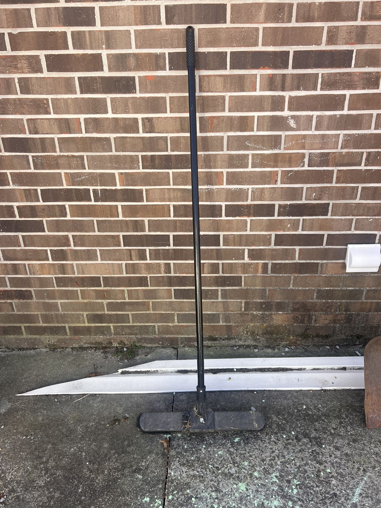 Heavy-Duty Push Broom