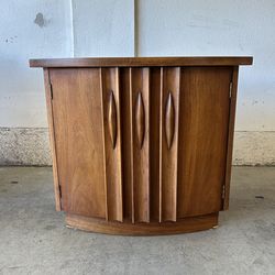 Mid Century Brutalist Diamond Nightstand End Table Cabinet by Thomasville Furniture Solid Wood