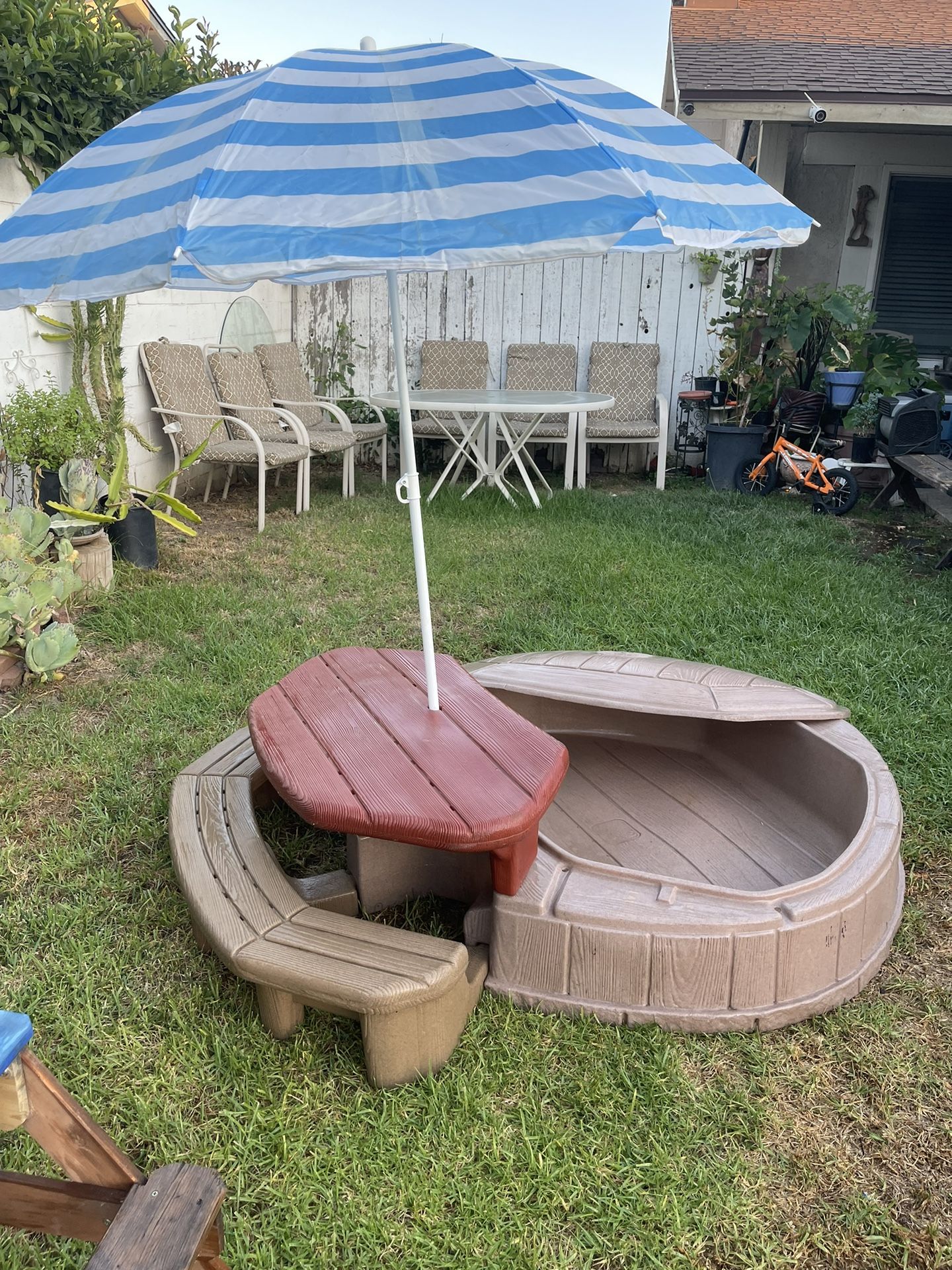 Step2 Naturally Playful Summertime Play Center - Sandbox Or Water Pool