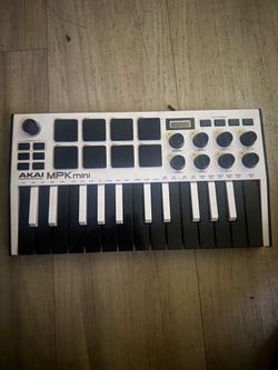 Akai Professional MPK Mini MIDI Controller