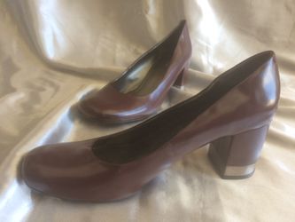 Burgundy/maroon /wine & Silver Nine West Leather women’s Shoes- Size 8 1/2 M