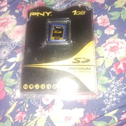 Pnt. 1GB.  Camera. Me.ory.  Cards