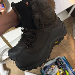 Merell waterproof snow boots size 9 men's