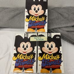 Mickey Family - Pluto & Dale